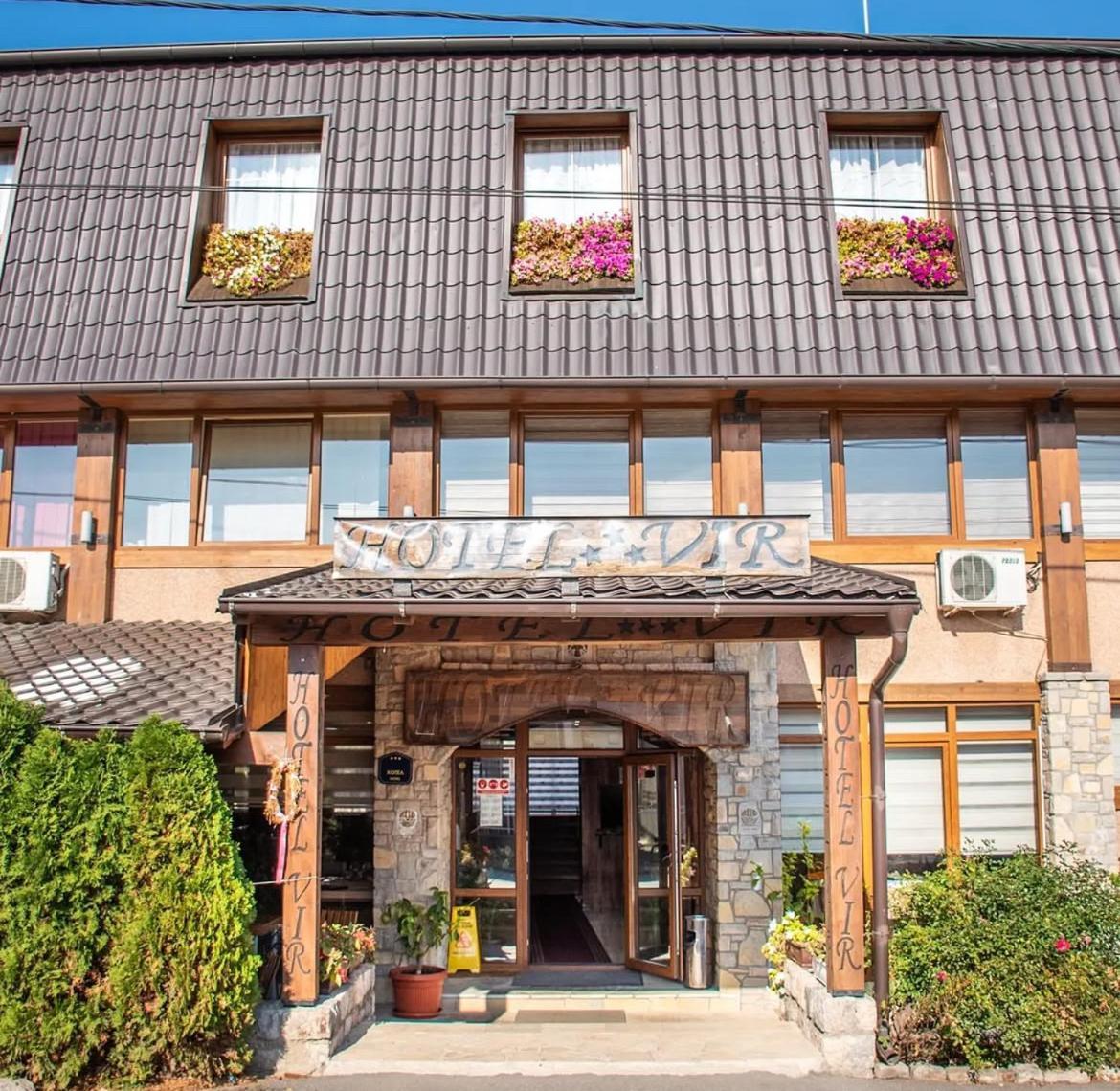 Hotel "Vir" Velika Plana Kültér fotó
