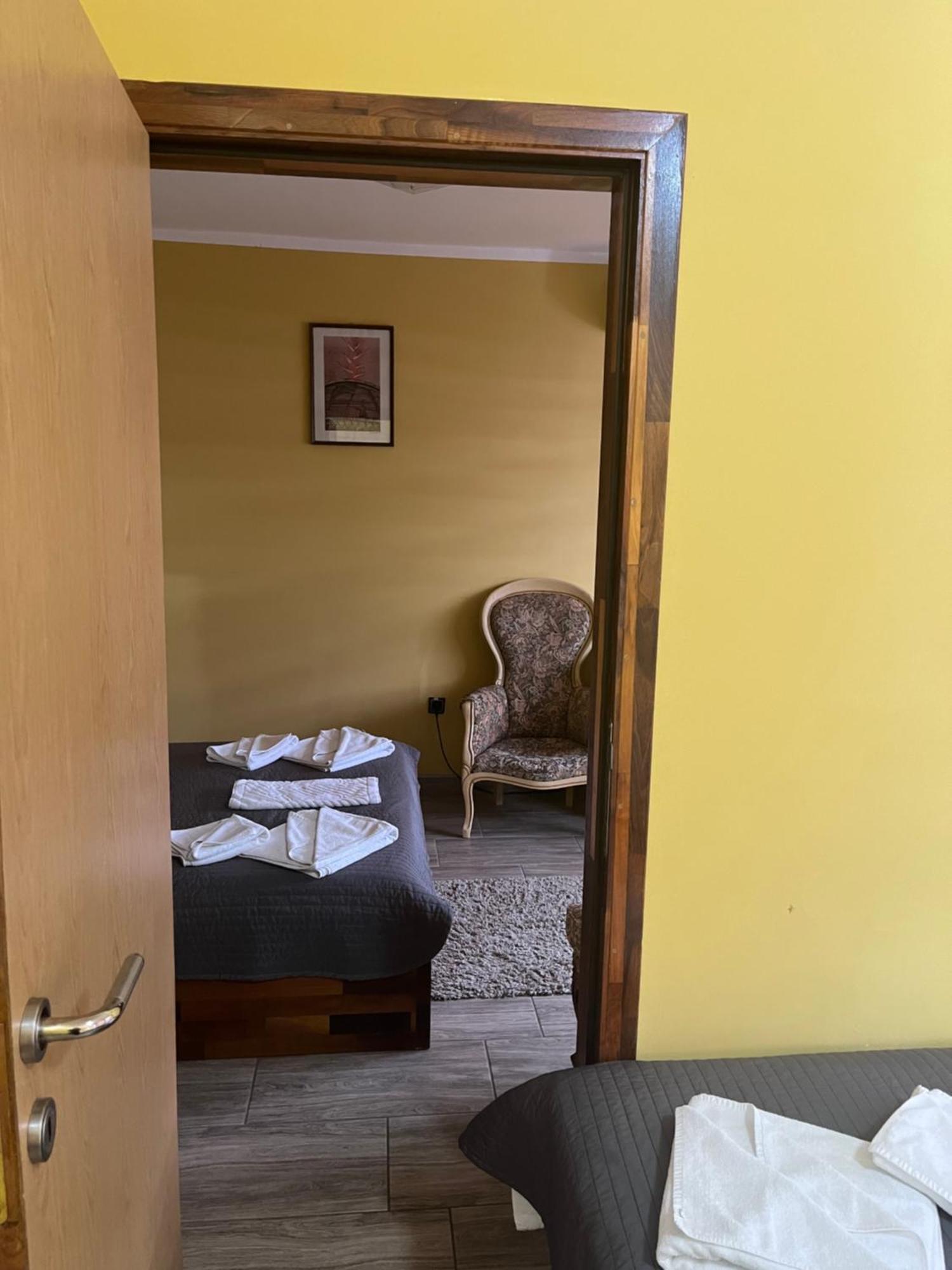 Hotel "Vir" Velika Plana Kültér fotó